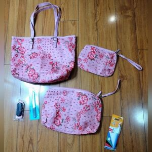 Reposhed items Floral Pink Tote and Pouch Set